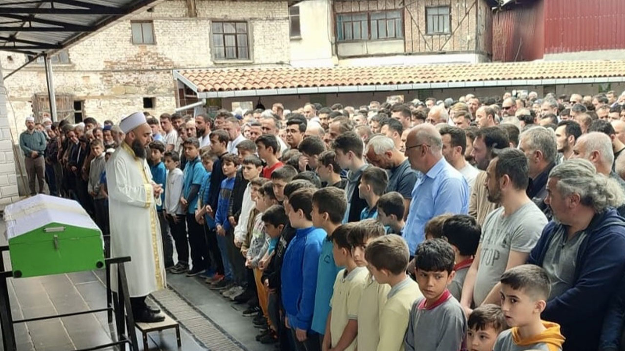 Sinop'ta av tüfeğiyle vurularak ölen çocuğun cenazesi defnedildi!