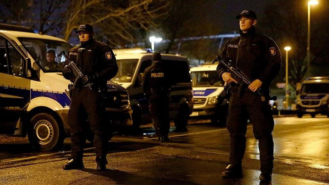 Almanya'da aşırı sağ görüşlü 400'den fazla polis hakkında soruşturma yürütülüyor