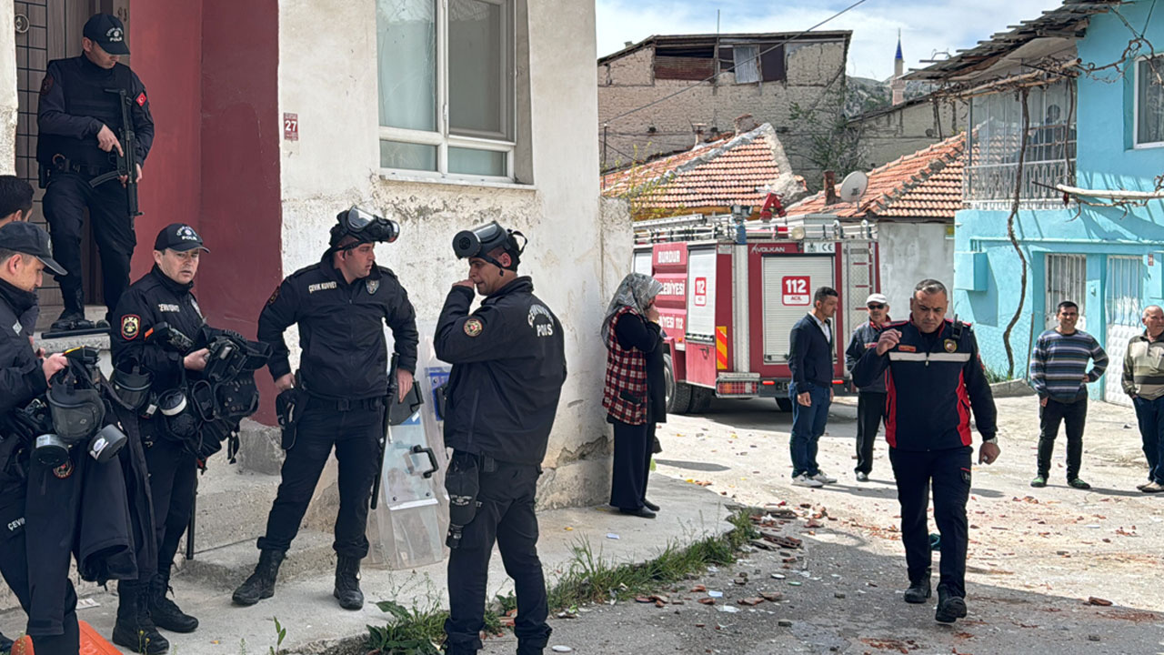 Burdur'da şizofreni hastasını kontrol altına almaya çalışan 4 polis hastanelik oldu