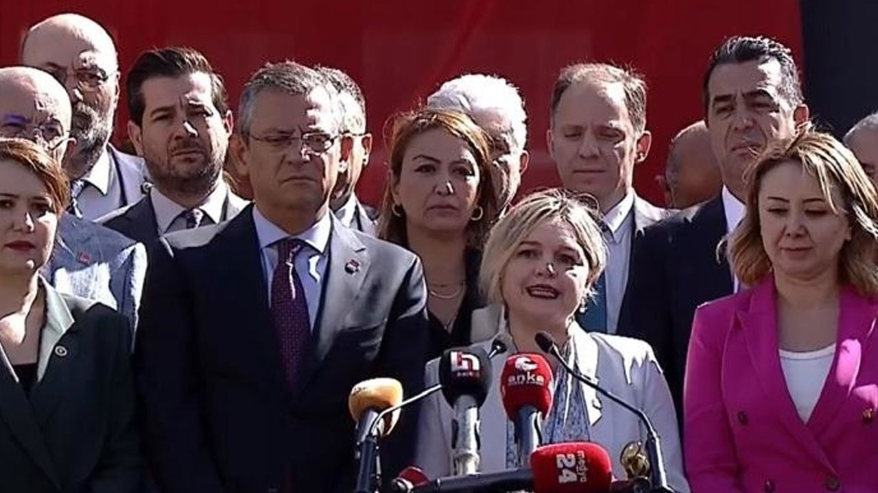 Özgür Özel ve partililer YSK önünde! CHP, Hatay için 'seçim iptali' başvurusu yaptı