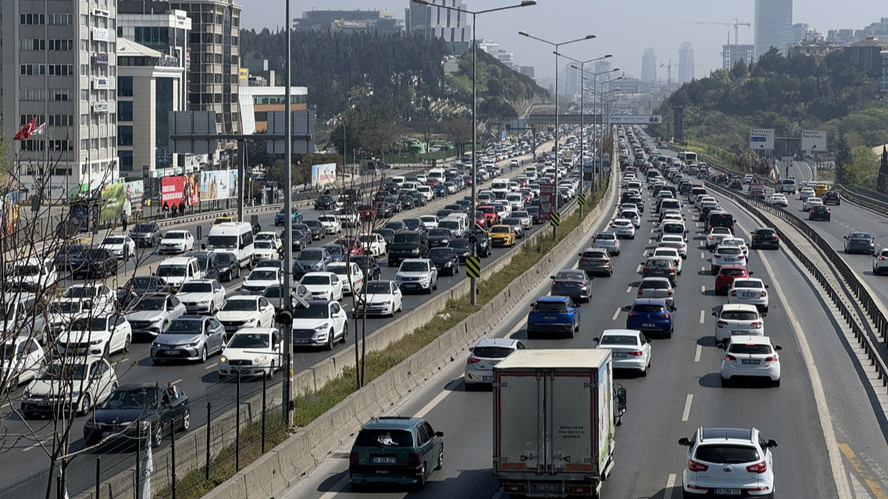 İstanbul'da bayramın birinci gününde trafik yoğun!