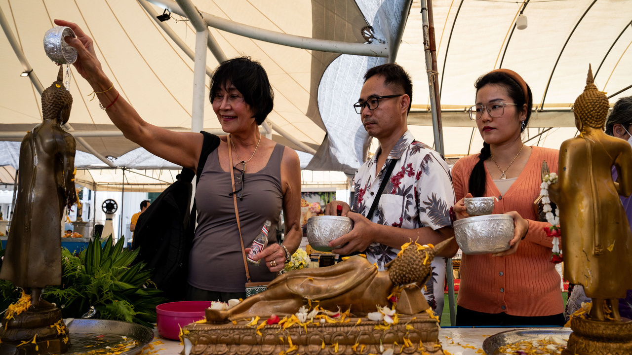 Tay Yeni Yılı'nın başlamasıyla Bangkok'ta Songkran festivali kutlandı
