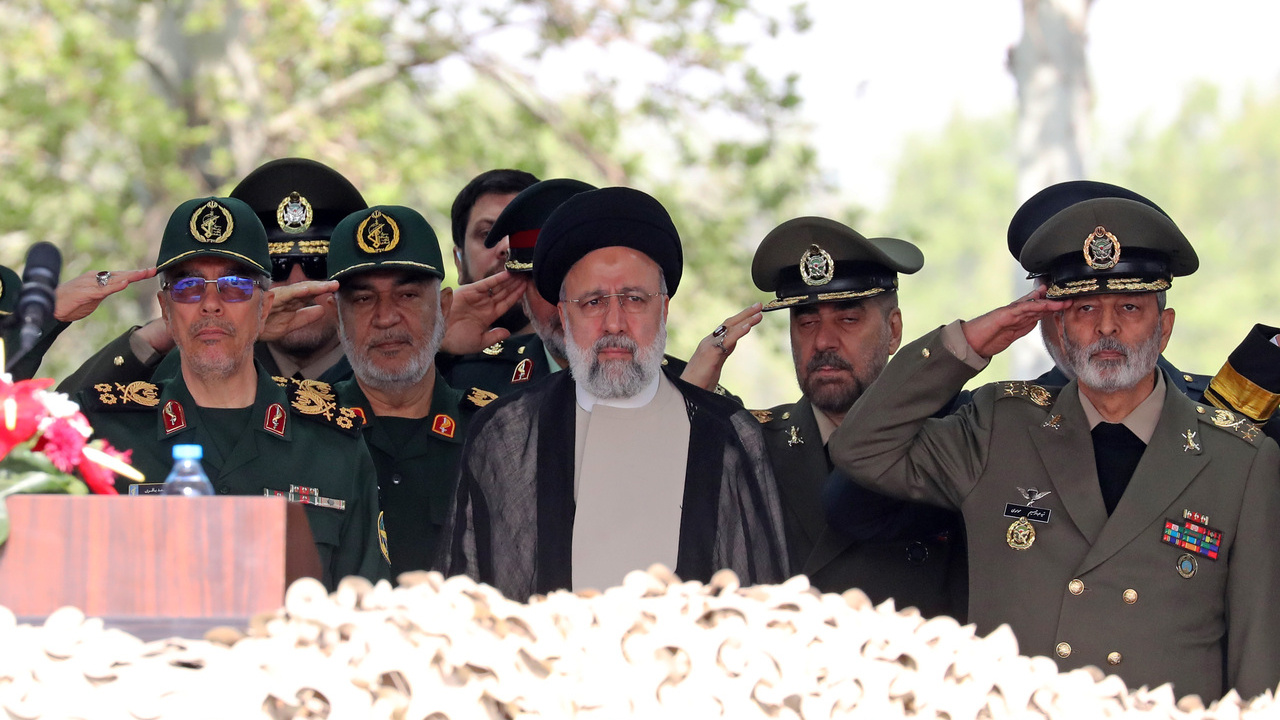 İran'da Ulusal Ordu Günü töreni düzenlendi