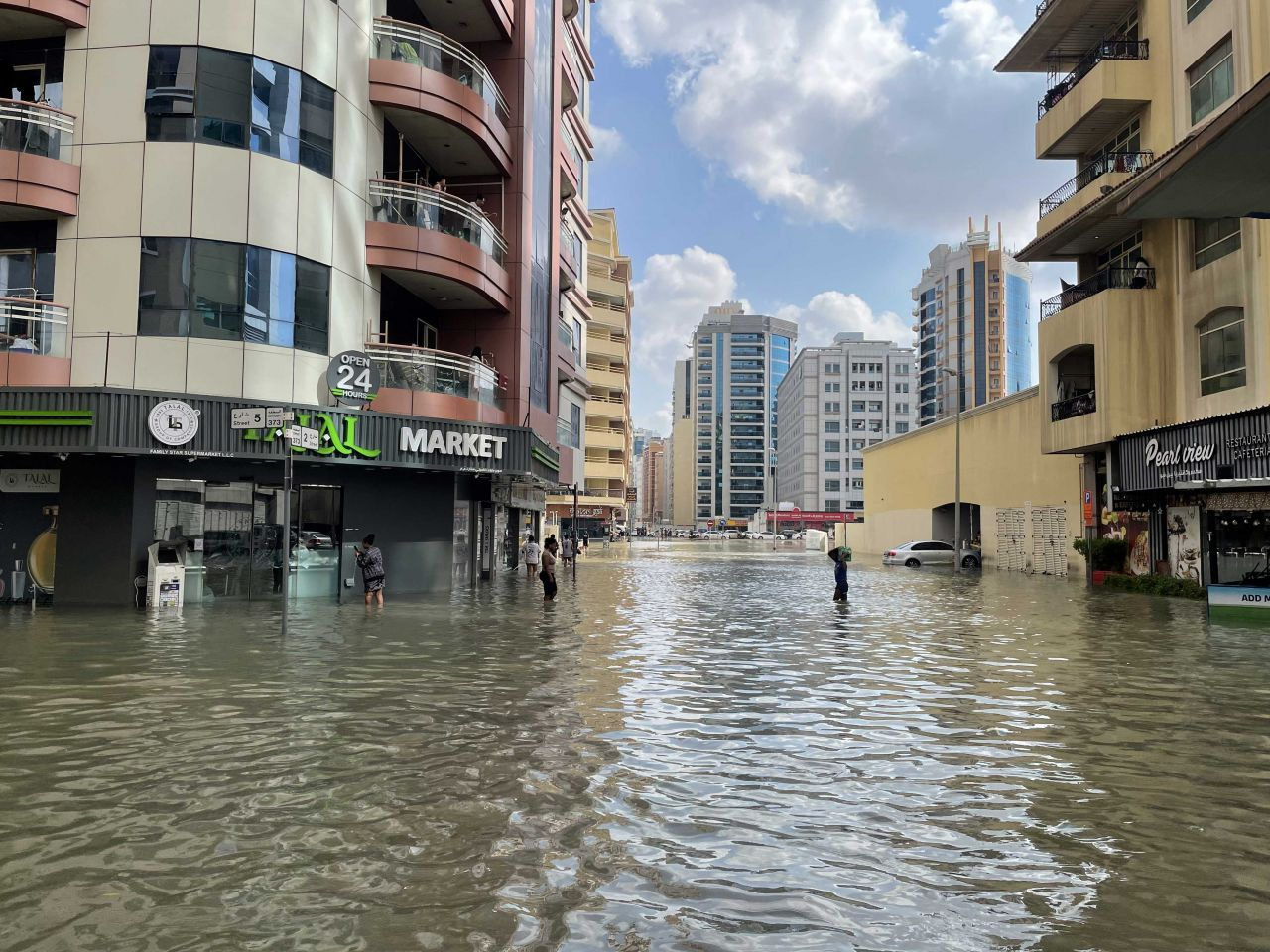 Birleşik Arap Emirlikleri'nde sel felaketi yaşandı!