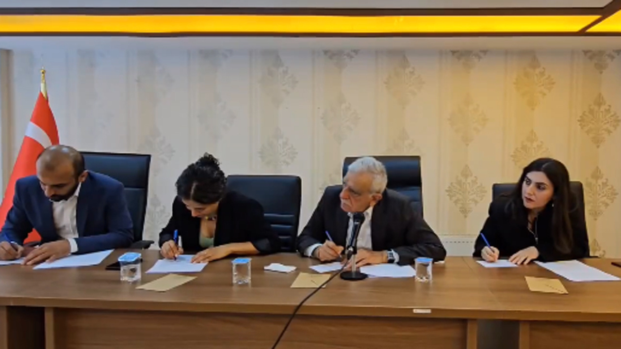 Mardin Büyükşehir Belediye Meclisi ilk toplantısında İstiklal marşı tartışması