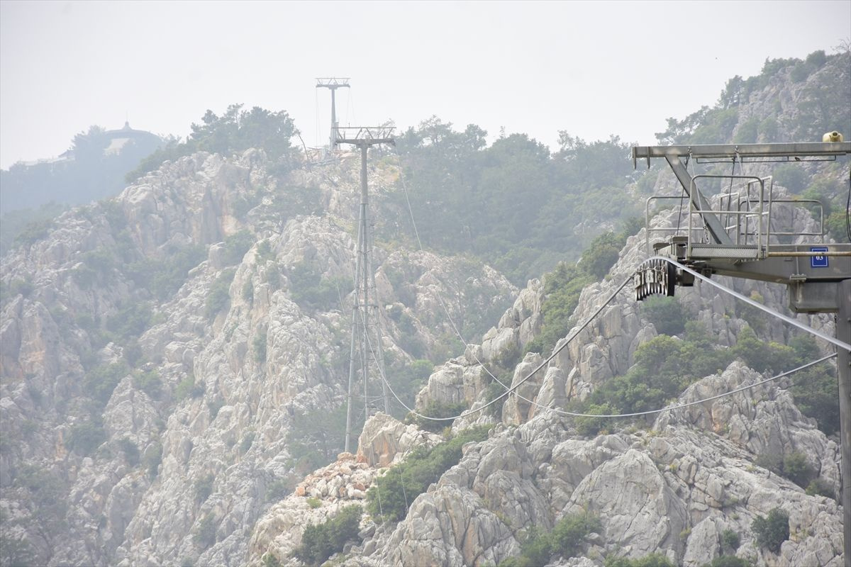 Antalya'daki teleferik kazası! Havada asılı kalan 36 kabin yere indirildi