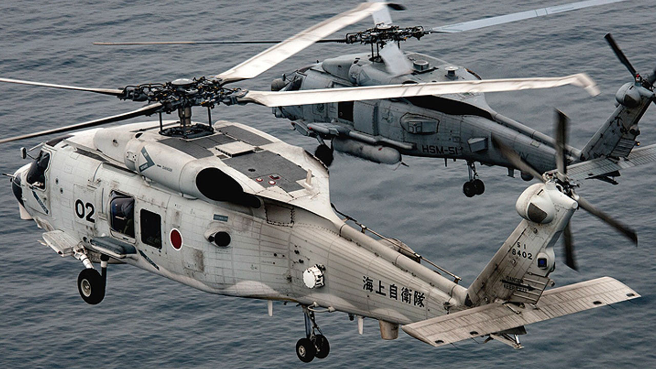 Japon donanmasına ait 2 helikopter Pasifik Okyanusu'na düştü