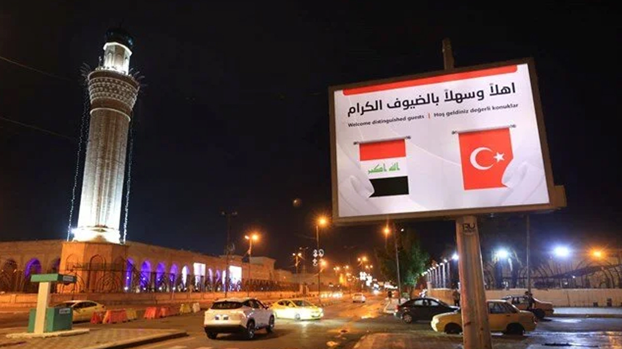 Irak'ta  Erdoğan'ın ziyareti öncesi caddelere Türk bayrağı asıldı