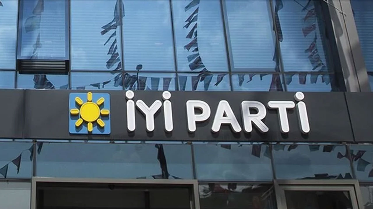 İYİ Parti'de üst düzey istifa!