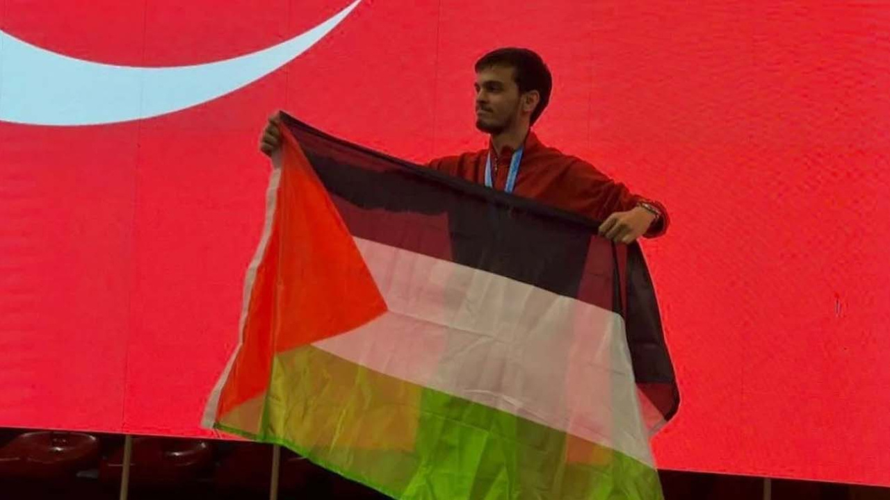 Filistin bayrağı açan şampiyon sporcumuza tehdit! "Şampiyonluğunu alırız"
