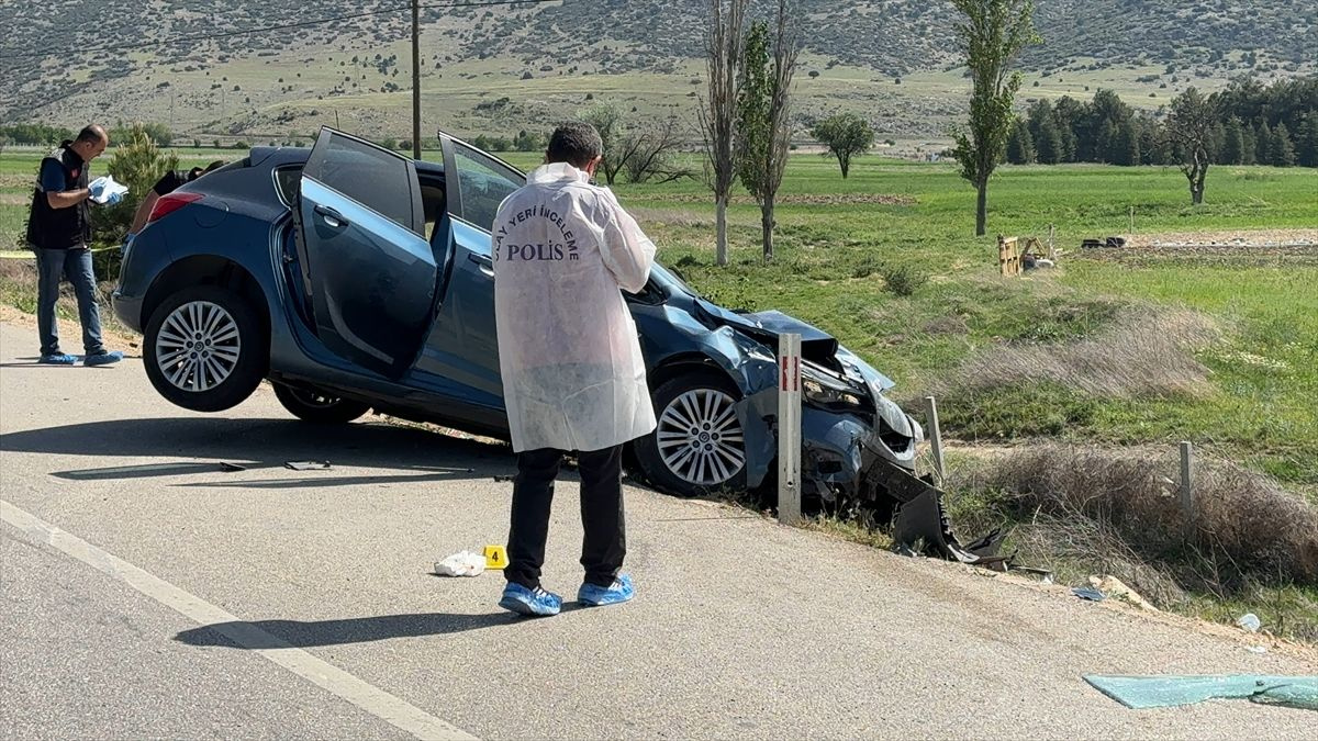 Isparta'da otomobilin çarptığı trafik polisi şehit oldu