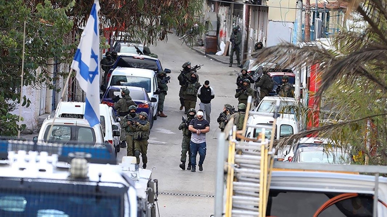 Yasa dışı Yahudi yerleşimciler, Batı Şeria'da Filistinlilere ait yerlere geçen ay 347 kez saldırdı