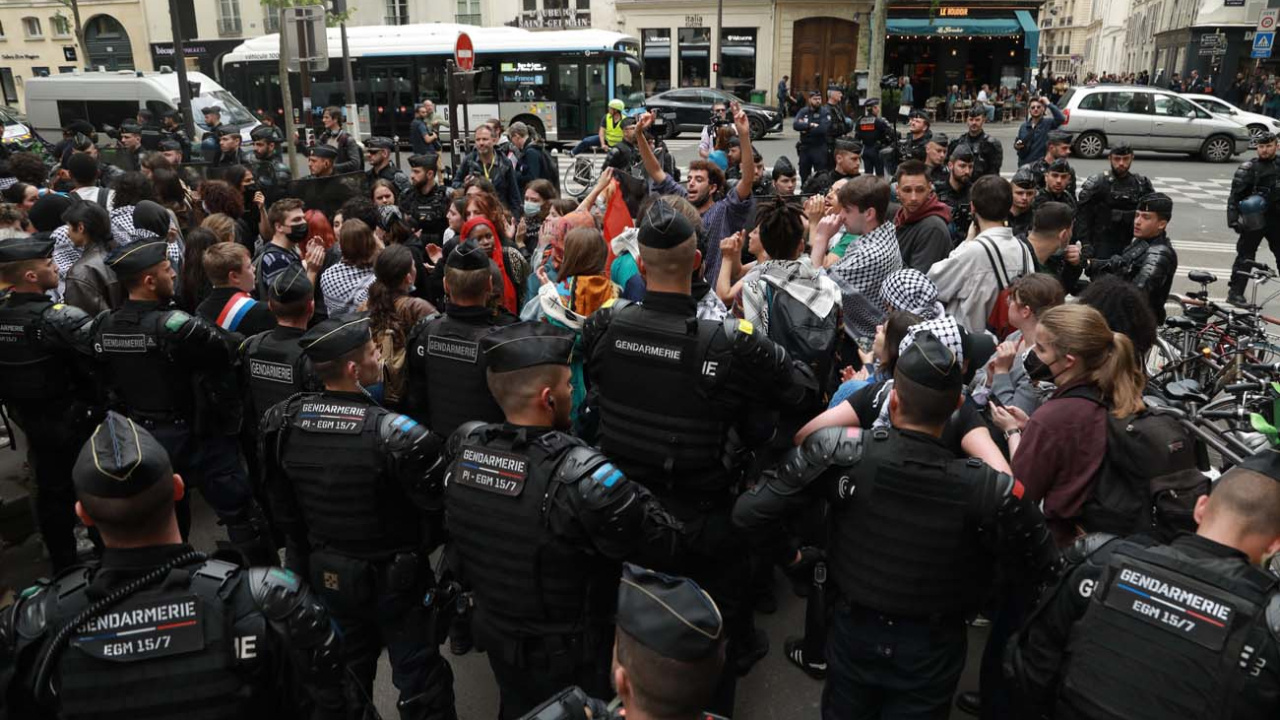 Fransa'da Filistin'e destek eylemlerinde 2 öğrenci gözaltına alındı