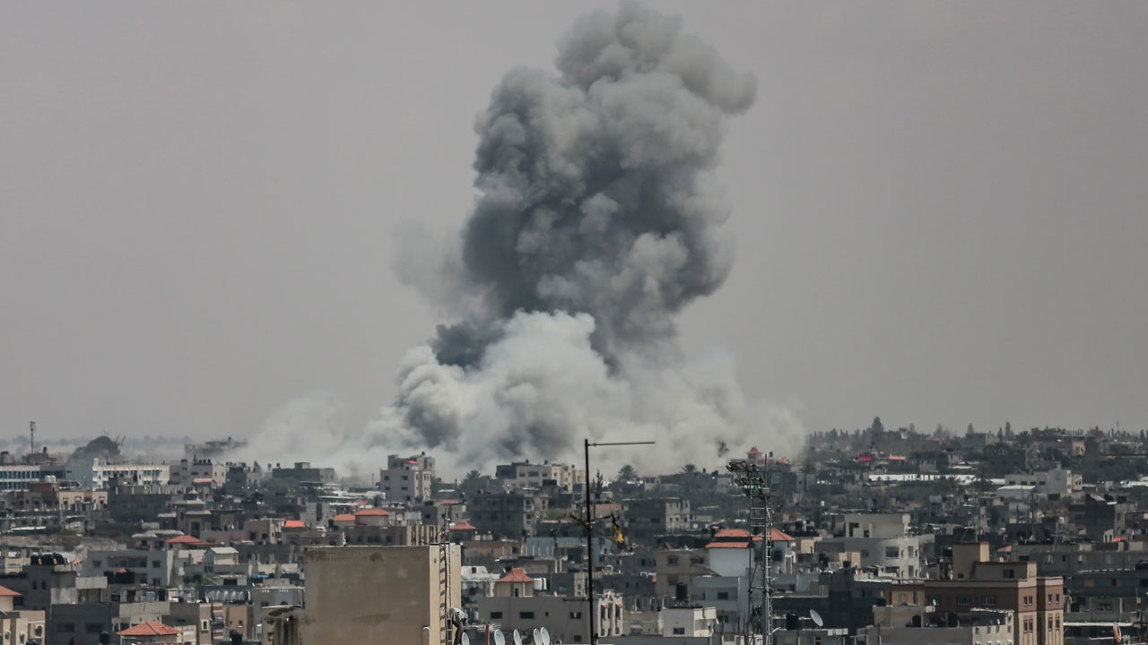Gazze'nin Refah kentinde El Kassam Tugayları ile İsrail askerleri şiddetli çatışmalar çıktı