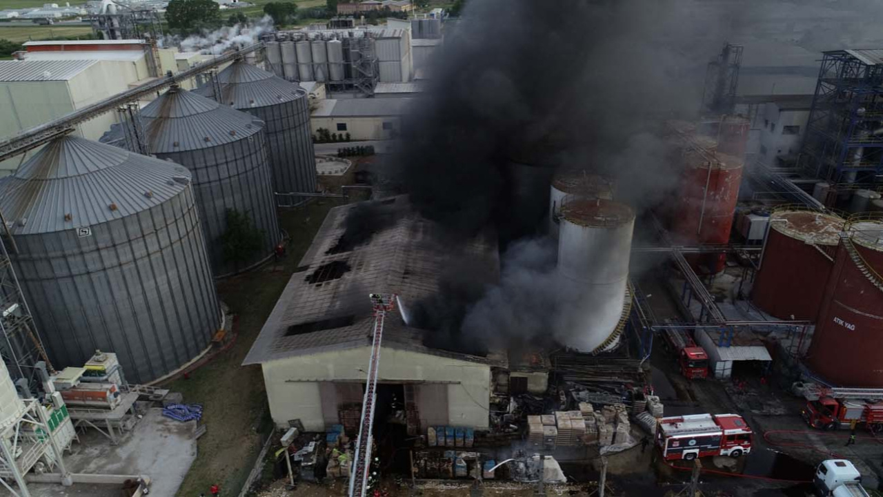 Kırklareli'nde atık yağ fabrikasında korkutan yangın