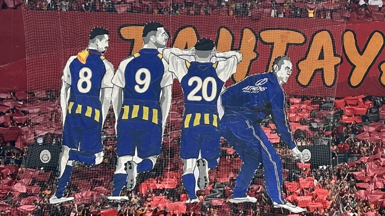 Galatasaray taraftarından derbi öncesi koreografi! Mert Hakan Yandaş detayı...