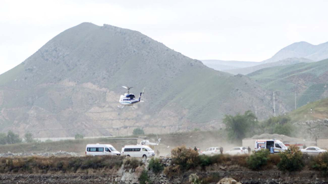 İran İçişleri Bakanı: Reisi'yi taşıyan helikopter sert iniş yaptı, ekipler henüz bölgeye ulaşamadı