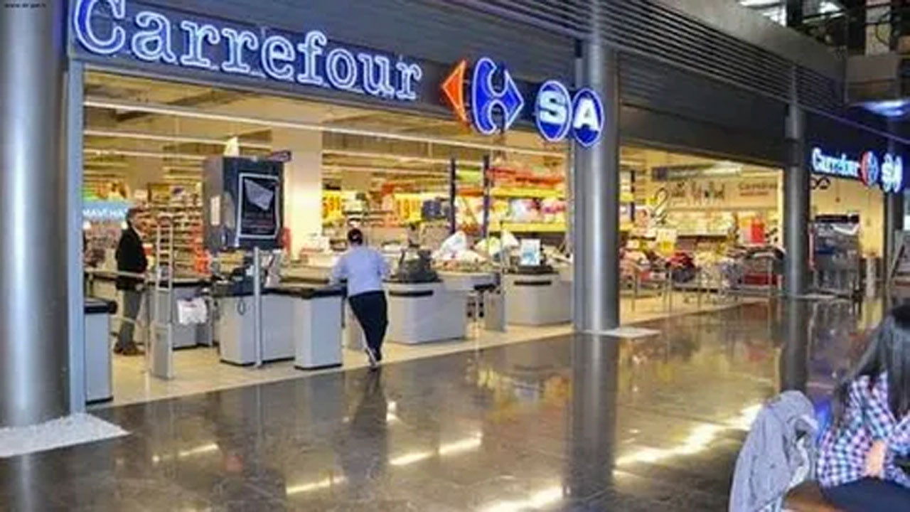 CarrefourSA bayilik sistemiyle 425 küçük esnaf ve girişimciye ulaştı.