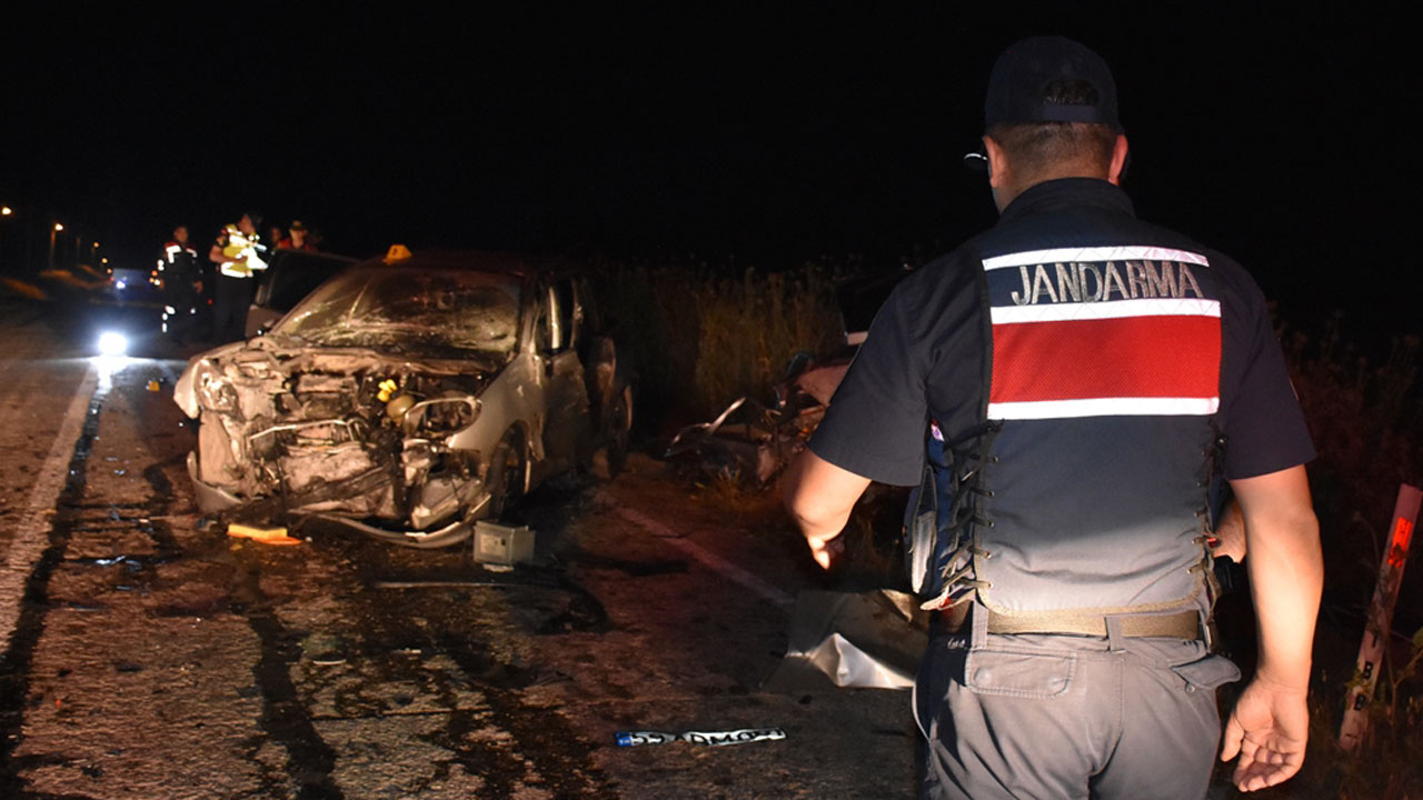Tekirdağ'da feci kaza 3 araç kazaya karıştı 3 kişi öldü 5 kişi yaralandı