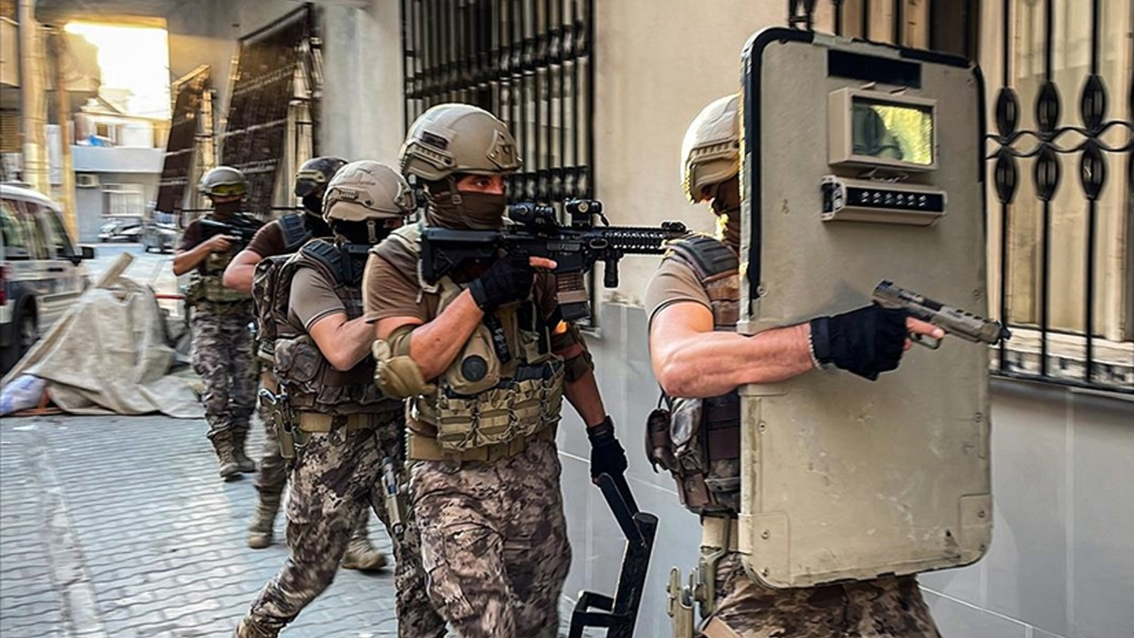 Mersin'de terör örgütü PKK/YPG operasyonunda 12 zanlı yakalandı