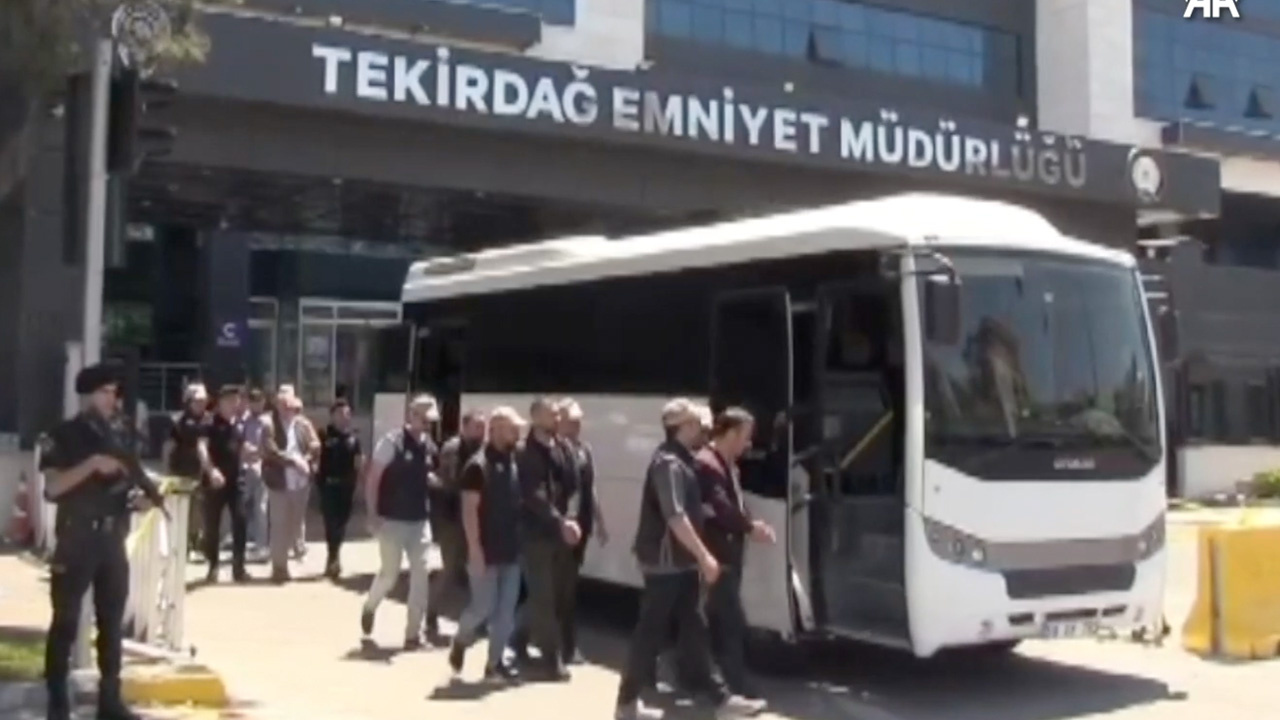 Tekirdağ'da yurt dışına kaçmaya çalışan eski polis ve öğretmen 5 FETÖ üyesi yakalandı