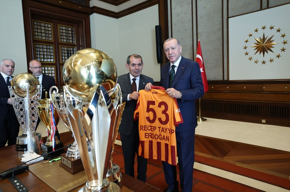 Cumhurbaşkanı Erdoğan, Süper Lig şampiyonu Galatasaray'ı kabul etti