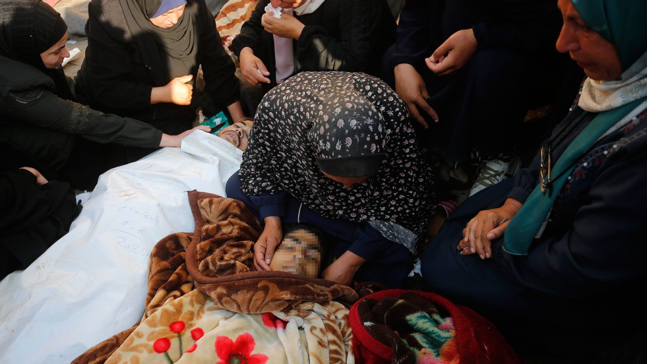 Okula sığınan 40 Filistinliyi öldüren İsrail ordusu: Camiler hastaneler ve okullar vurulmaya devam edecek