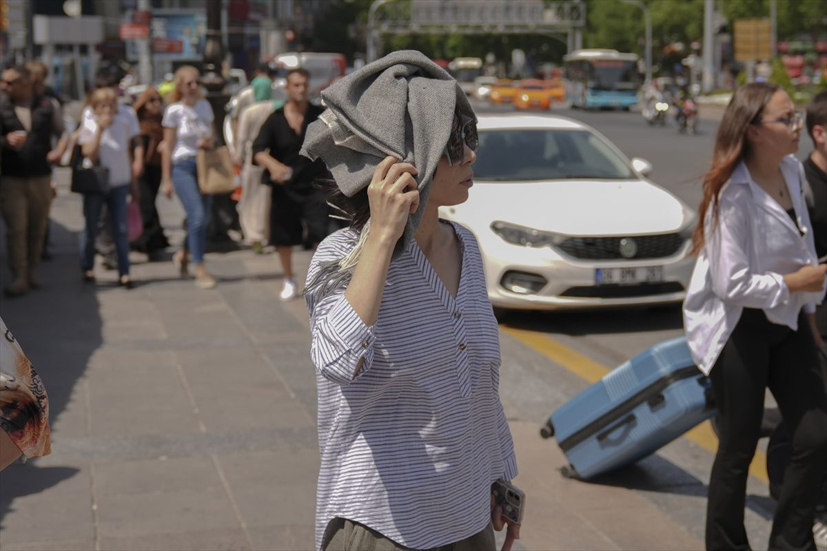 Meteoroloji'den uyarı! Resmen kavrulacağız, sıcaklık mevsim normallerinin üzerine çıkıyor, o güne dikkat!