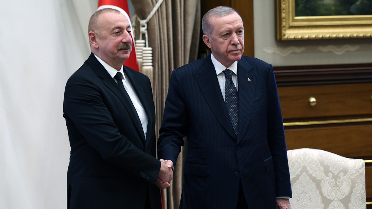 Cumhurbaşkanı Erdoğan, Azerbaycan Cumhurbaşkanı Aliyev ile bir araya geldi