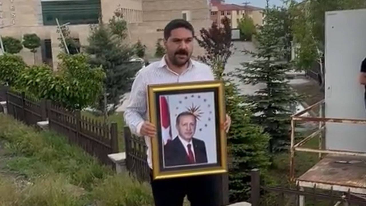 CHP'li eski başkan Çakır, Erdoğan'ın indirilen fotoğrafına sahip çıktı