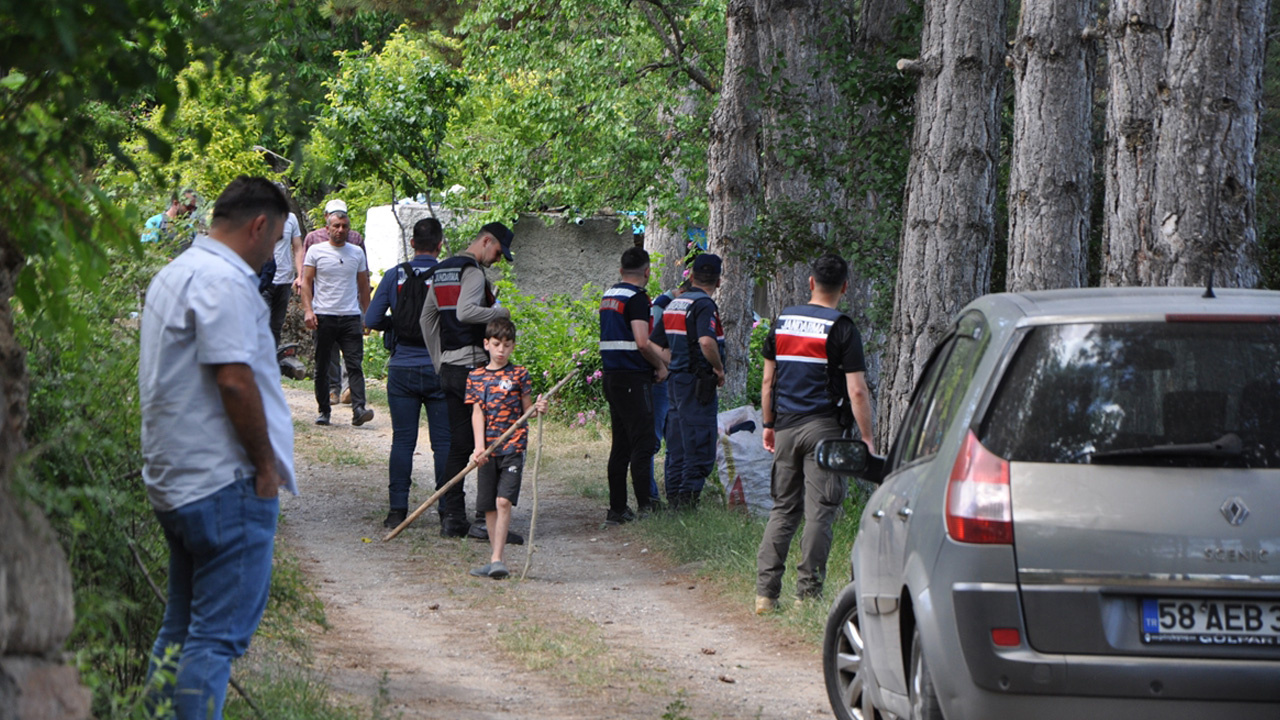 Sivas'ta arazide erkek cesedi bulundu
