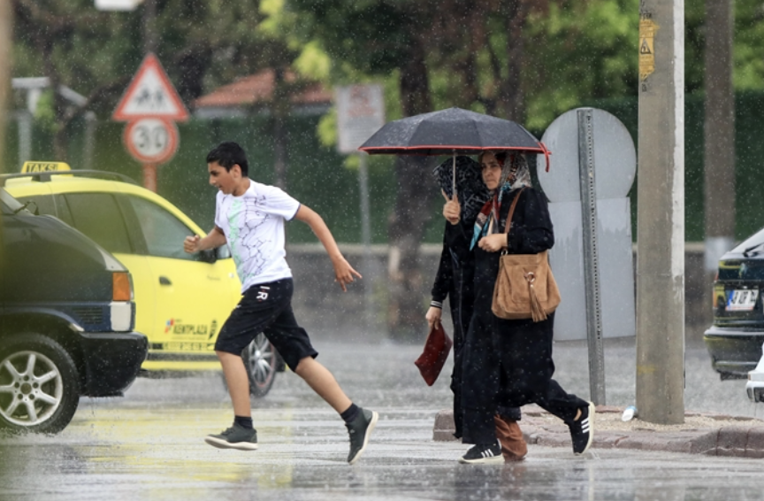 Sağanak yağış geliyor! Meteoroloji 13 il için sarı kodlu uyarı verdi İstanbul, Ankara, İzmir hava durumu