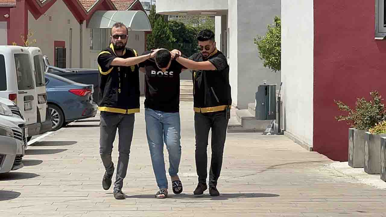 Kadını önce gasbetti sonra silahla vurdu! Saldırgan tutuklandı, Adana'daki silahlı saldırı kamerada