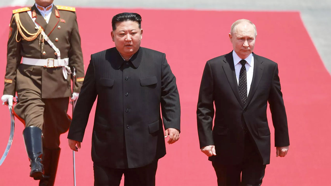Kore'ye tarihi ziyaret! Putin ve Kim 'saldırı karşısında destek' anlaşması imzaladı