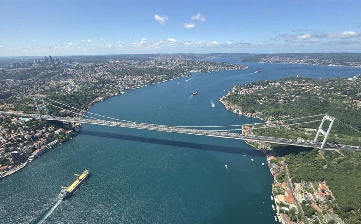 Tatil dönüşü İstanbul'da son durum! Havadan görüntülendi, trafik adım adım ilerliyor