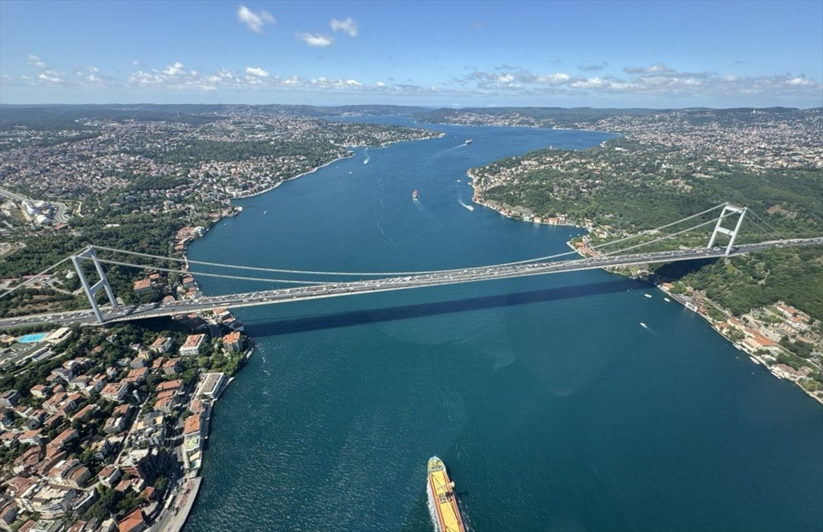 Tatil dönüşü İstanbul'da son durum! Havadan görüntülendi, trafik adım adım ilerliyor