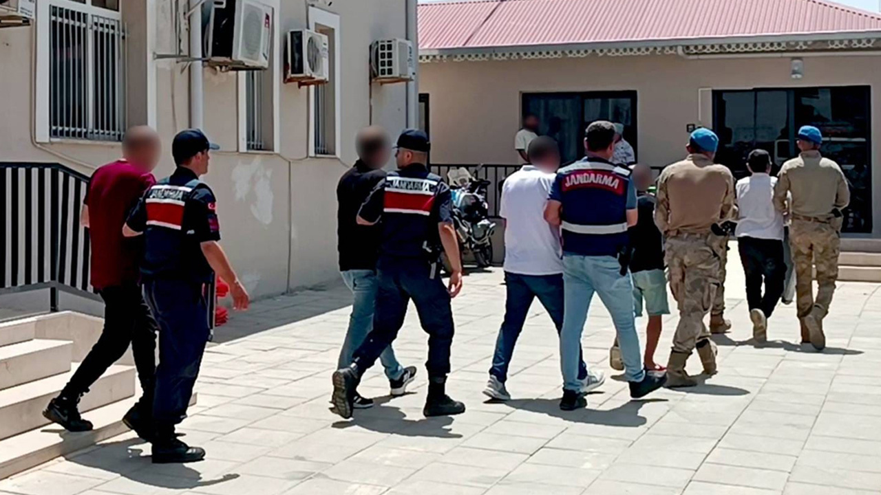 Mersin'de fuhuş operasyonu: Kadınları fuhşa zorlayan 8 zanlı tutuklandı