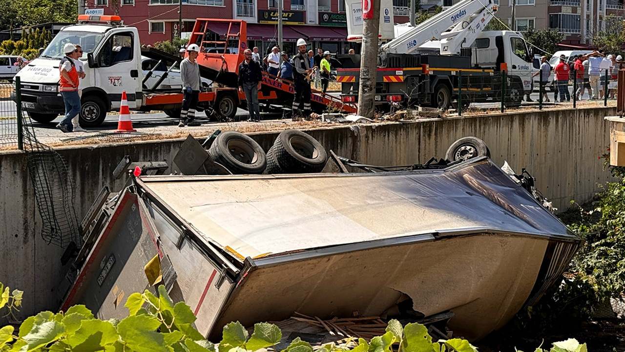 Samsun'da kamyonet ile minibüs çarpıştı: Yaralılar var