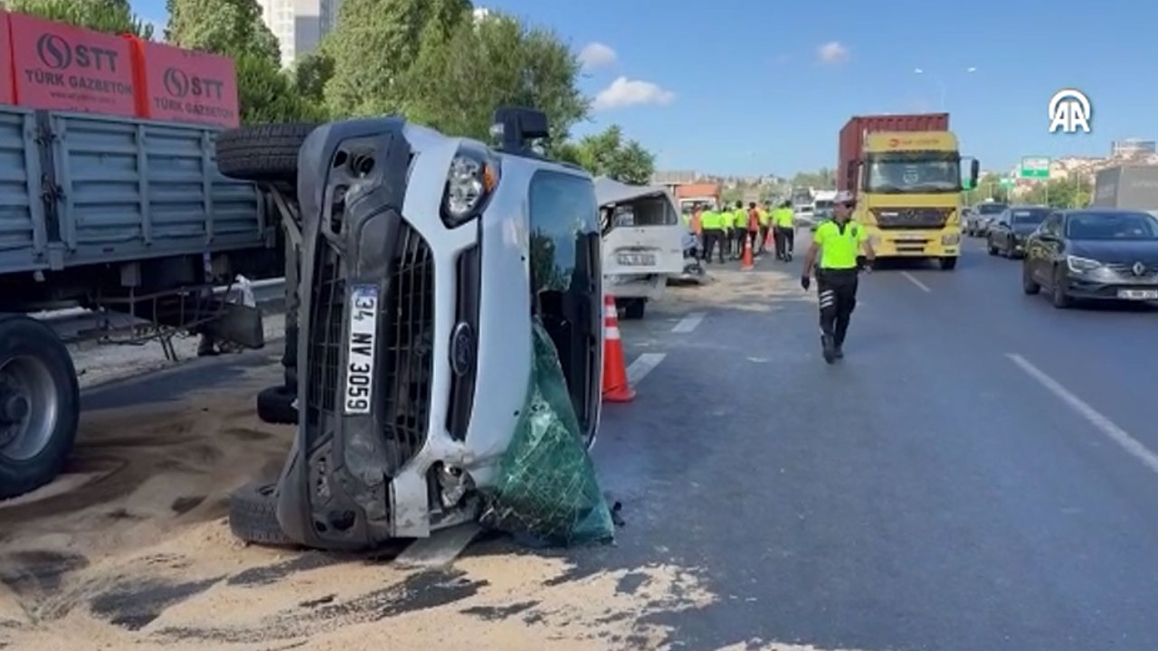 İstanbul'da TEM Otoyolu'nda 15 aracın karıştığı zincirleme kaza! Yaralılar var