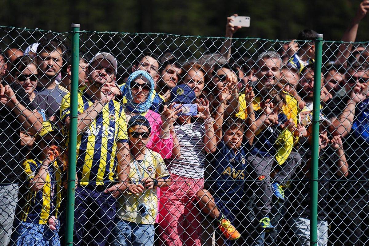Fenerbahçe'de yeni sezon hazırlıkları! Taraftarlar da izledi