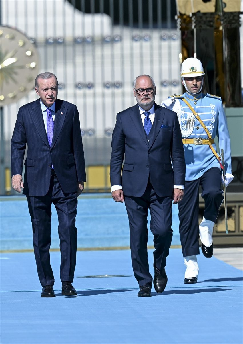 Cumhurbaşkanı Erdoğan, Alar Karis'i resmi törenle karşıladı