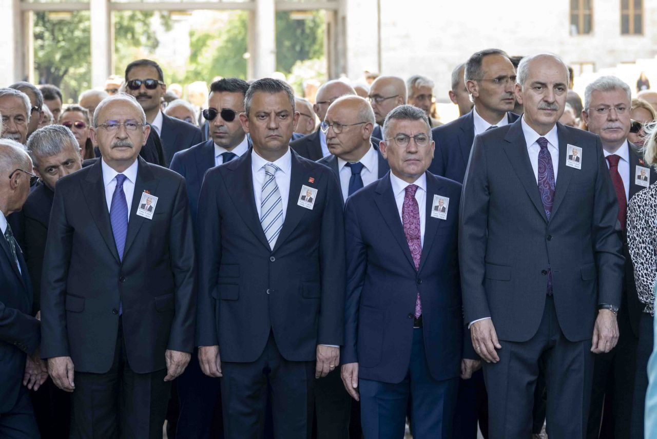Eski bakan Yaşar Yakış'a veda! Meclis'te düzenlenen törende Kılıçdaroğlu ile Özel yan yana geldi