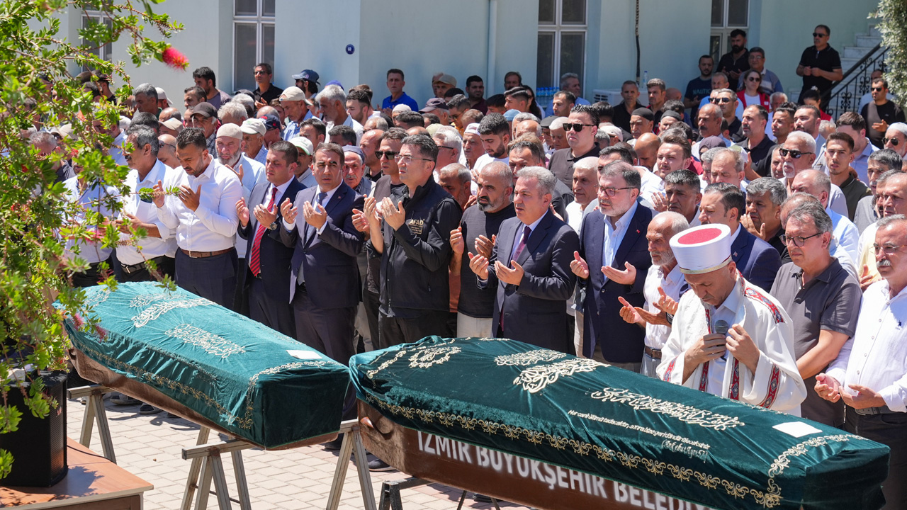 4 aylık hamile Birgül ve kardeşi İzmir'deki patlamada öldü, cenazeleri toprağa verildi