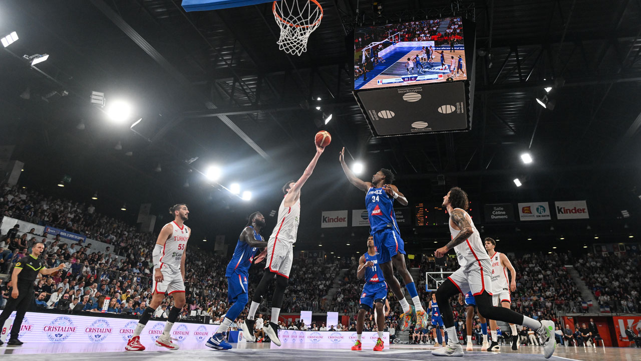 A Milli Basketbol takımı Fransa'dan 50 sayı fark yedi