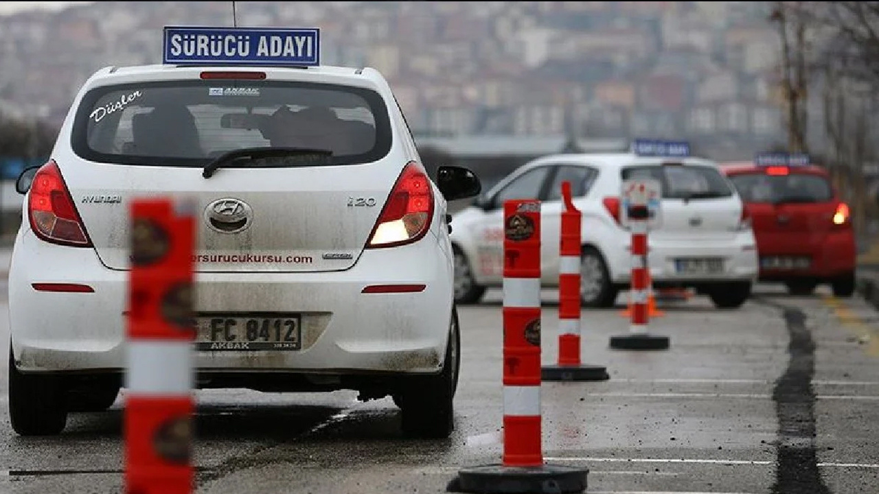 Ehliyet sınavında yeni düzenleme: Motor soruları azalıyor