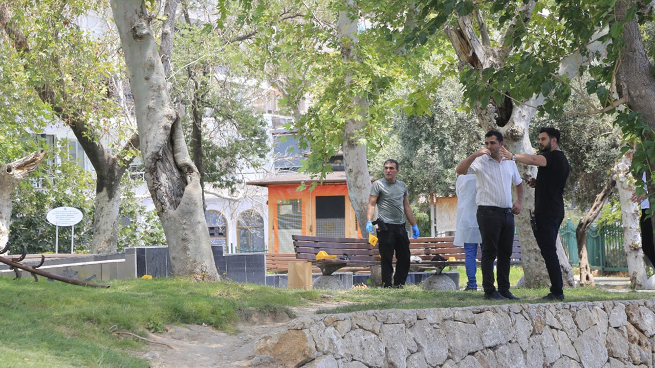 Antalya'da bir kişi parkta  ölü bulundu! Ekipler güvenlik kamerasında görüp peşine düştü
