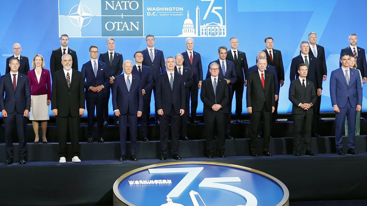 NATO Liderler Zirvesi'nden aile fotoğrafı