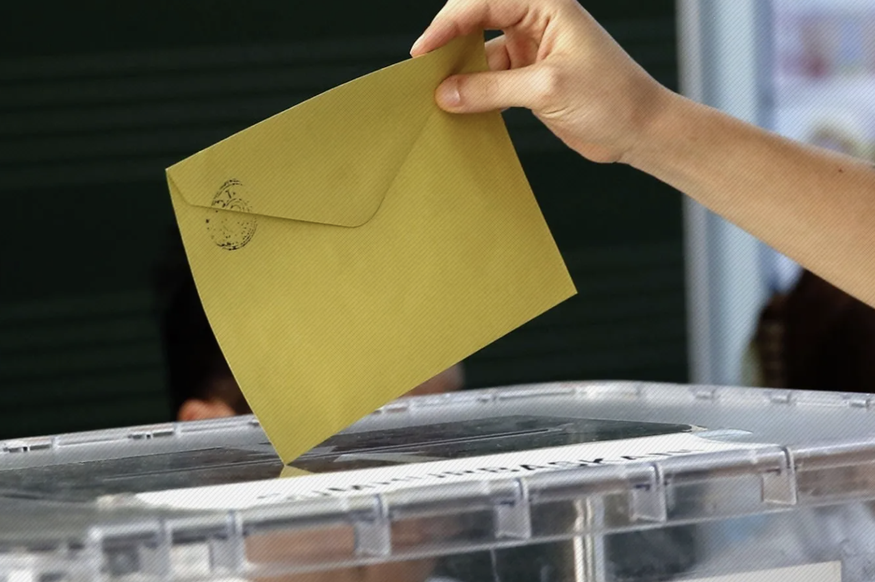 Son seçim anketinde AK Parti'ye soğuk duş! İlk kez bu oranın altına düştü