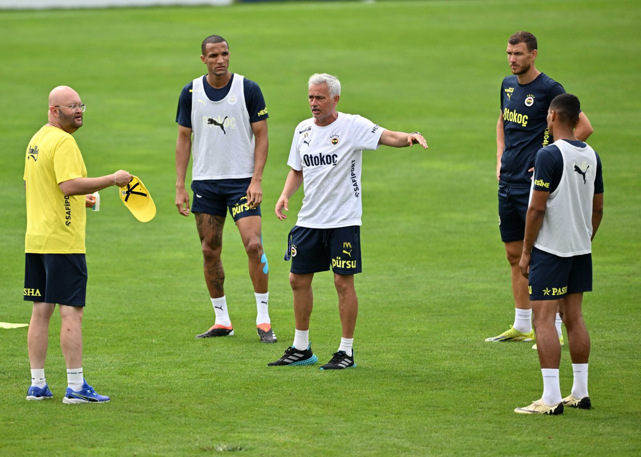 Fenerbahçe'de 3 futbolcu kadro dışı... Mourinho, Hajduk Split'e yenilgi sonrası o isimlerin üzerini çizdi!