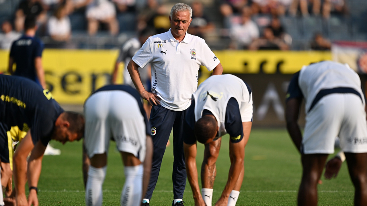 Fenerbahçe'de 3 futbolcu kadro dışı... Mourinho, Hajduk Split'e yenilgi sonrası o isimlerin üzerini çizdi!